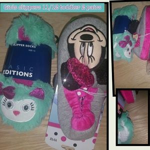 Sold**girls slippers 11/12 Minnie + slipper socks
